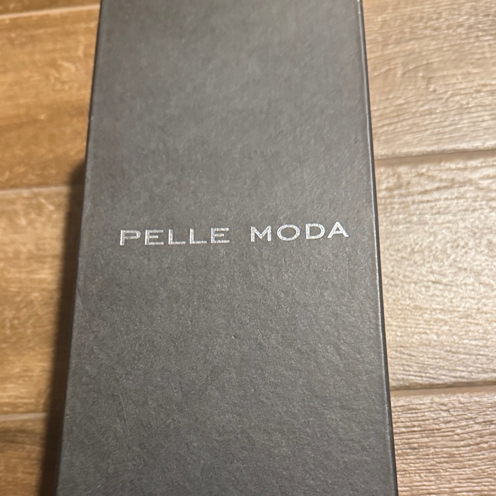 Pelle Moda Flat sandals - Picture 2 of 3